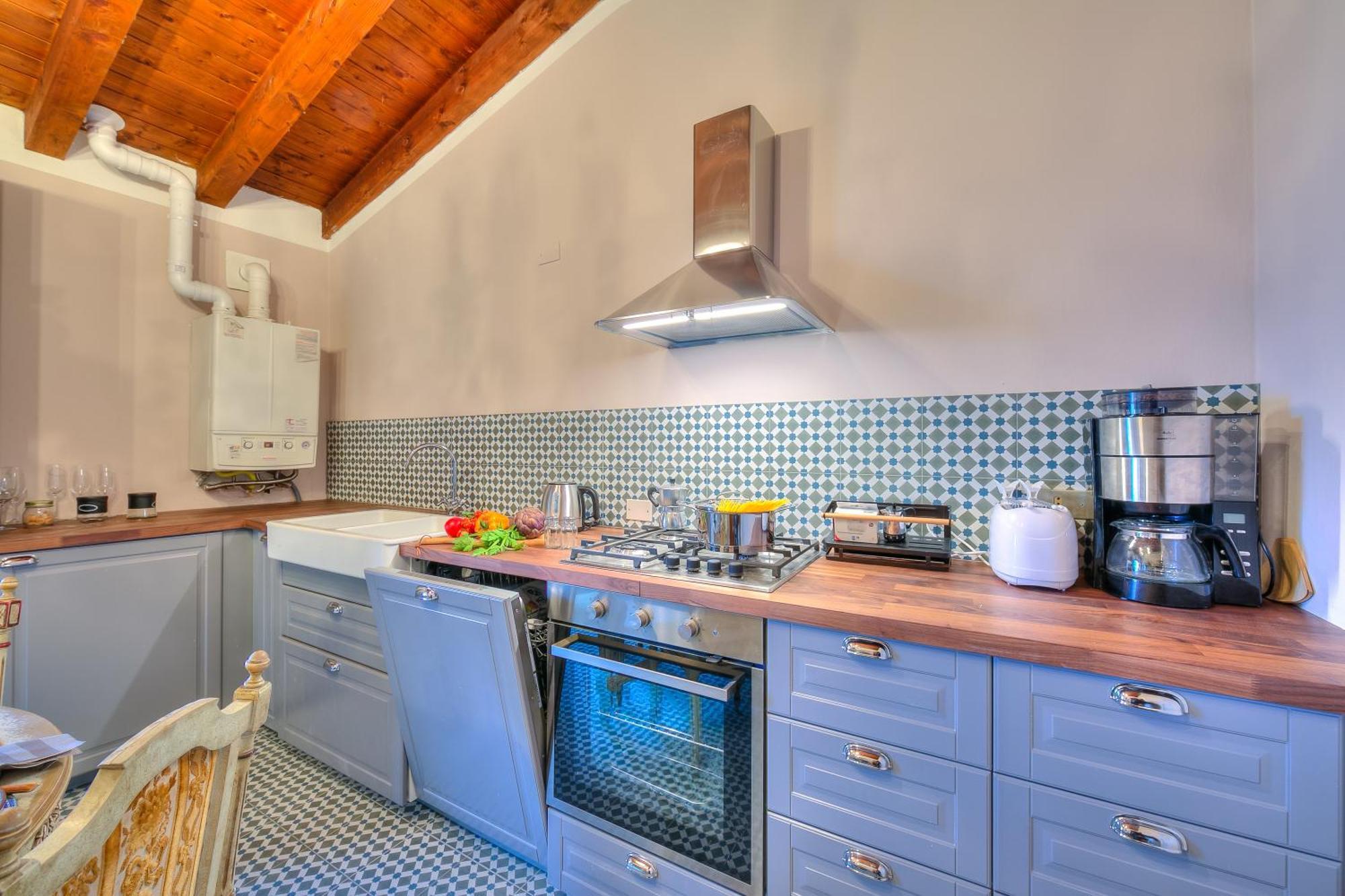 Laetitia Salo-Historic Center Near Lake - Happy Rentals Exterior photo